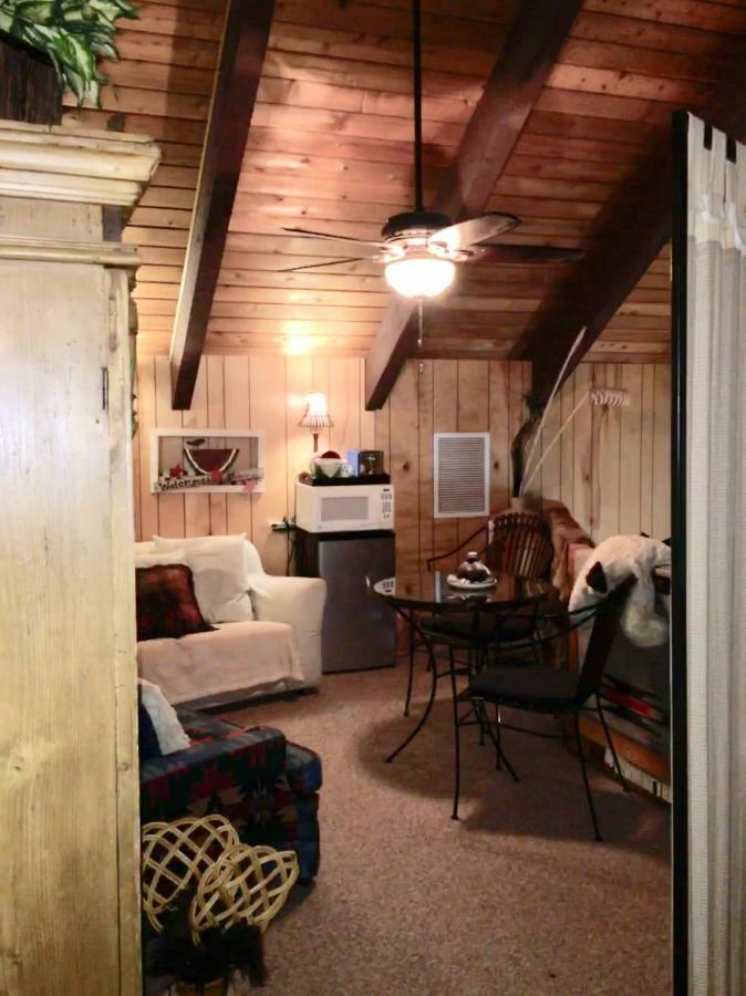 Manitou Lodgeフォークス エクステリア 写真